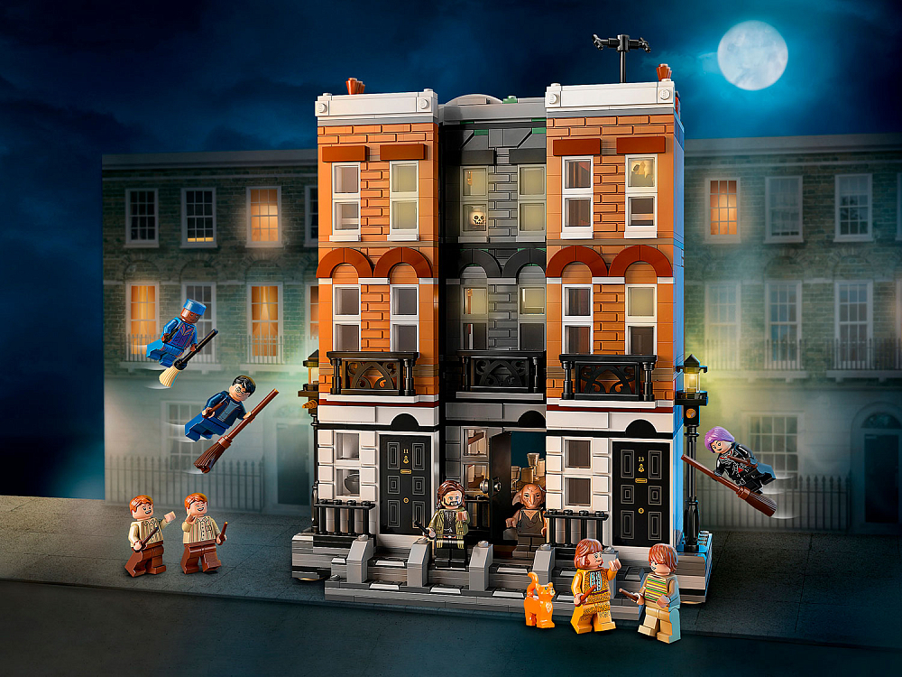 

Конструктор LEGO, Площадь Гриммо, дом 12