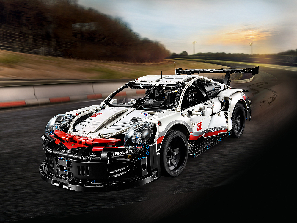 Porsche technology конструктор. Porsche 911 RSR LEGO Technic. Porsche 911 RSR лего. LEGO Technic 42096 Porsche 911 RSR. Лего техник Порше 911 RSR.