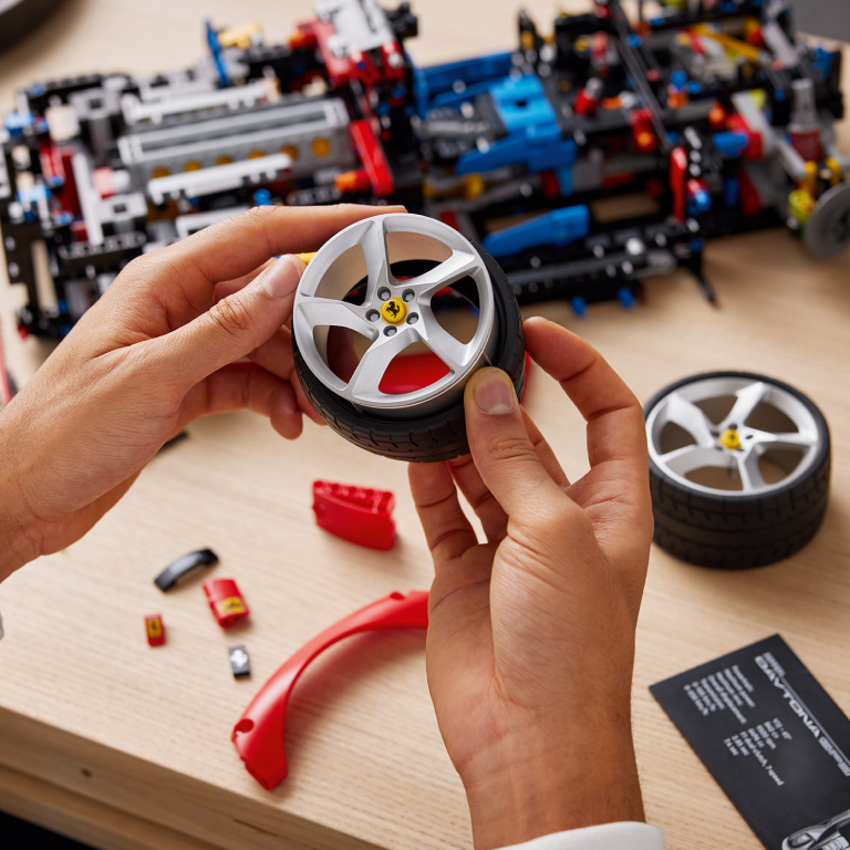 Конструктор Technic (Техник) 42143 Ferrari Daytona SP3 LEGO - купить в ...